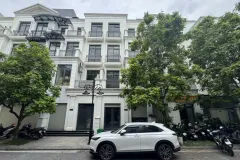 Bán liền kề Vin Gia Lâm, 60m², giá 15 tỷ