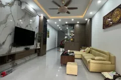 Nhà 6 tầng thang máy lô góc Ngô Gia Tự, 95m2, 6 ngủ