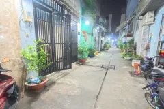 NGAY CHỢ LÊ VĂN QUỚI  - 4X9M - 2 TẦNG ĐÚC THẬT - NHÀ CÒN MỚI ĐẸP Ở NGAY - VÀI