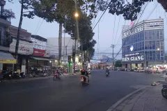 SIÊU PHẨM NHÀ 3 TẦNG. CÓ SÂN ĐỖ Ô TÔ. GẦN CHỢ ĐÊM - P 6 - TP MỸ THO. TIỀN GIANG.