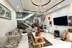 Bán nhà mặt tiền đường 357, Phước Long B, Q9, Thủ Đức, TP HCM. DT 95m2, 3 tầng,