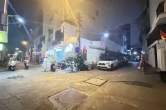 Nhà mới 2 tầng, xe hơi đỗ cửa, Quận 3, TP.HCM