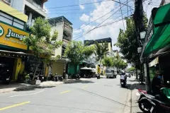 Bán nhà Mặt tiền D5 - giao Nguyễn Gia Trí - Bình Thạnh, 4,2x20m, 5 Tầng, 9PN,