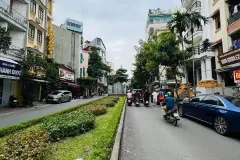 Bán nhà mặt phố Đặng Thuỳ Trâm, Cầu Giấy, Hà Nội dt 136m/168m2, mt 11m giá
