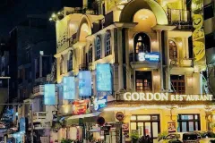 Cho thuê tòa nhà góc 2MT Võ Văn Kiệt, Quận 1, 180m²