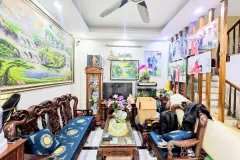 Bán nhà ngũ nhạc 5 tầng dân xây lô góc sát phố hoàng mai