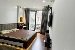 Nhà 7 tầng mới xây tại Lạc Long Quân, Hà Nội