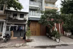 Nhà 1 trệt 2 lầu 105m2 giá 2 tỷ 5 tại Long Trạch, Long An