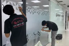 Dịch vụ thi công dán decal kính tại Cần Thơ