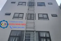 Thang sắt thoát hiểm tại Biên Hoà