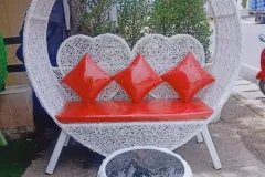 Ghế chụp hình trái tim mây tre