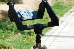 Tripod đa năng cho kính thiên văn và ống nhòm