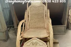 Ghế bập bênh đan mây massage chân tại TP.HCM