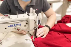 Xưởng may thời trang nữ tuyển thợ may, thợ khuy nút, ủi hàng & QC tại TPHCM