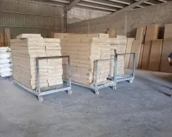 sáng thứ 2 tuần tới em cần gửi 200 kiện nhựa tủ và 200 tấm alu