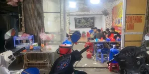Sang nhượng quán cơm gần KTX ĐH Công nghiệp Hà Nội