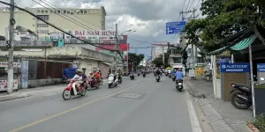 Hạ Sâu còn 13,6 Tỷ -Bán nhà HXH 6m Nơ Trang Long - ngay Nguyễn Xí, 19x7m, 2 T -