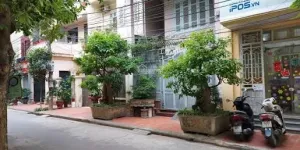 Bán nhà phân lô ngõ 106 Hoàng Quốc Việt 58/64m lô góc, mt 5m giá 21,6t