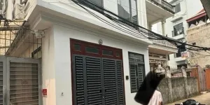 Bán nhà Bát Khối lô góc 8 tỷ 36m ô tô qua nhà,sổ đỏ long biên