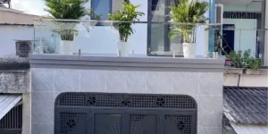 NGAY CHIẾN LƯỢC  - SÁT MẶT TIỀN ĐƯỜNG - NHÀ 2 TẦNG- 48M2 - 3 PHÒNG NGỦ - SỔ ĐẸP