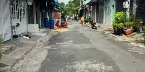 BÁN NHÀ 2 LẦU -BINH HÒA  24 , -GIÁ 5TY100