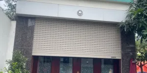 Căn nhà Bát Khối 9 tỷ 50m ô tô đỗ cửa,sổ đỏ Long Biên