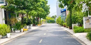 ĐI BỘ ĐƯA CON TỚI NGUYỄN VĂN THỆ, TÔ NGỌC VÂN – 95M² – LÔ GÓC 2 MẶT – HXH - 5.3