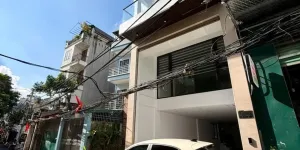 Lô góc Ngọc Thụy gần vườn hoa 28 tỷ 100m 7 tầng thang máy
