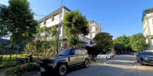 Bán nhà mặt tiền 12m tại Việt Hưng Long Biên, 318m²