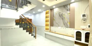 THẠNH LỘC 19 - GẦN 130M² DTS – NHÀ 3 TẦNG BTCT – HẺM NHỰA 7M Ô TÔ NGỦ CỬA –
