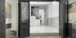 3.5 TỶ – GẦN 70M² SỬ DỤNG – DỌN VÀO Ở NGAY – HẺM 4M Ô TÔ TỚI NHÀ – VÀI BƯỚC TX31
