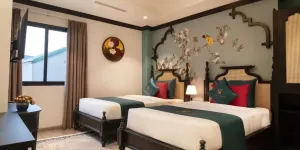 Bán khách sạn mặt phố Bát Đàn, 160m2, 8 tầng 30 phòng, mặt tiền 5.2m, 254.5 tỉ,