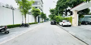 bán nhà Việt Hưng, 320m, mặt tiền 12.2m, vỉa hè, ôtô tránh, quy hoạch ổn định