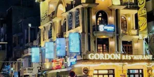 Cho thuê tòa nhà góc 2MT Võ Văn Kiệt, Quận 1, 180m²