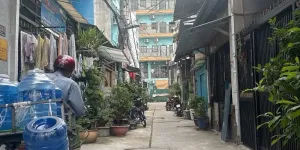 Bán nhà 2 tầng hẻm xe hơi tại Lê Văn Quới, Tân Phú