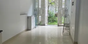NHÀ VỊ TRÍ ĐẸP- GIÁ TỐT CHÍNH CHỦ BÁN NHANH căn nhà phố Yên Lộ, phường Yên