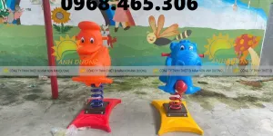 Đu quay ngựa trẻ em và thang leo xích đu tại Gia Lai