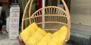 Ghế xích đu mây tự nhiên cho không gian thư giãn tại Bình