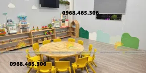 Bàn gỗ mầm non cho trẻ em tại Lâm Đồng