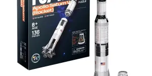 Mô hình tên lửa Saturn V tại Hà Nội
